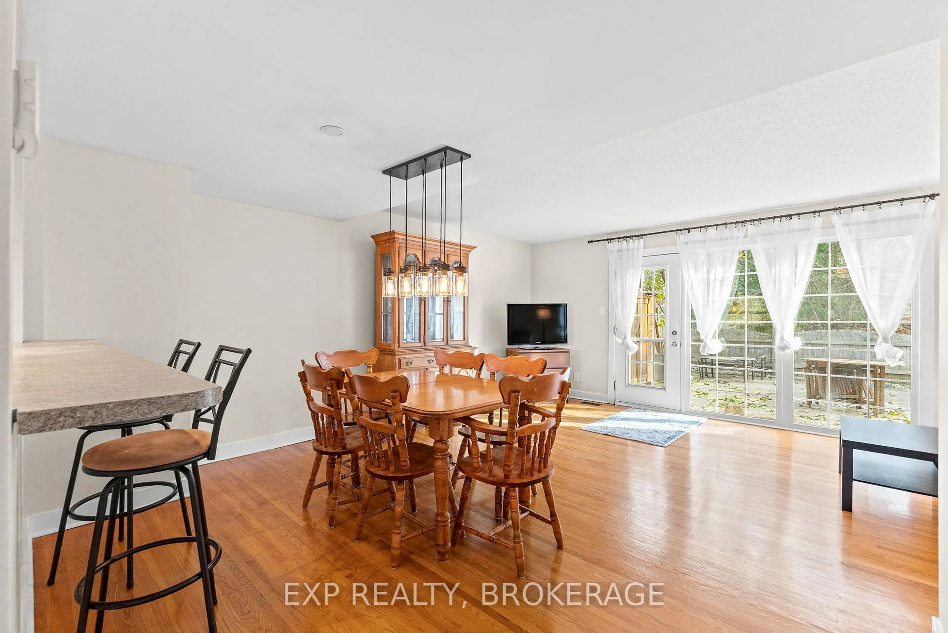 Photo 124 of 896 Walkley Road, Ottawa, Riverside Park South — HOMEH