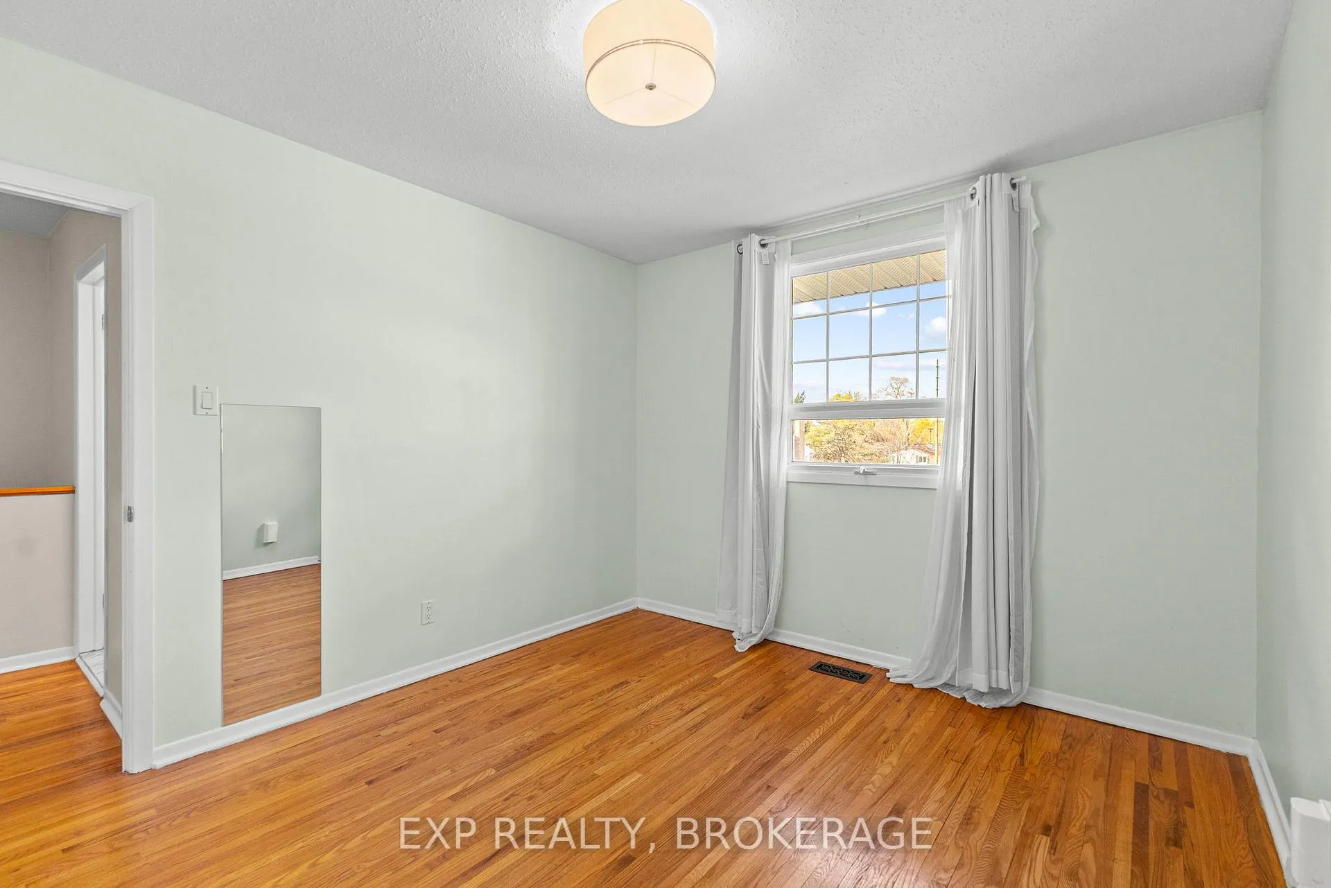 Photo 144 of 896 Walkley Road, Ottawa, Riverside Park South — HOMEH