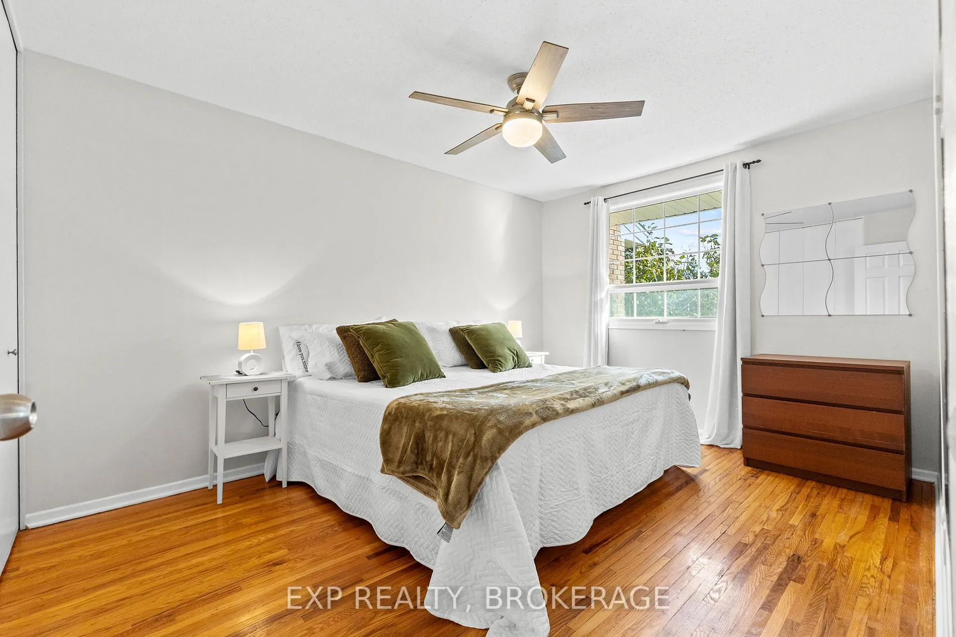 Photo 163 of 896 Walkley Road, Ottawa, Riverside Park South — HOMEH