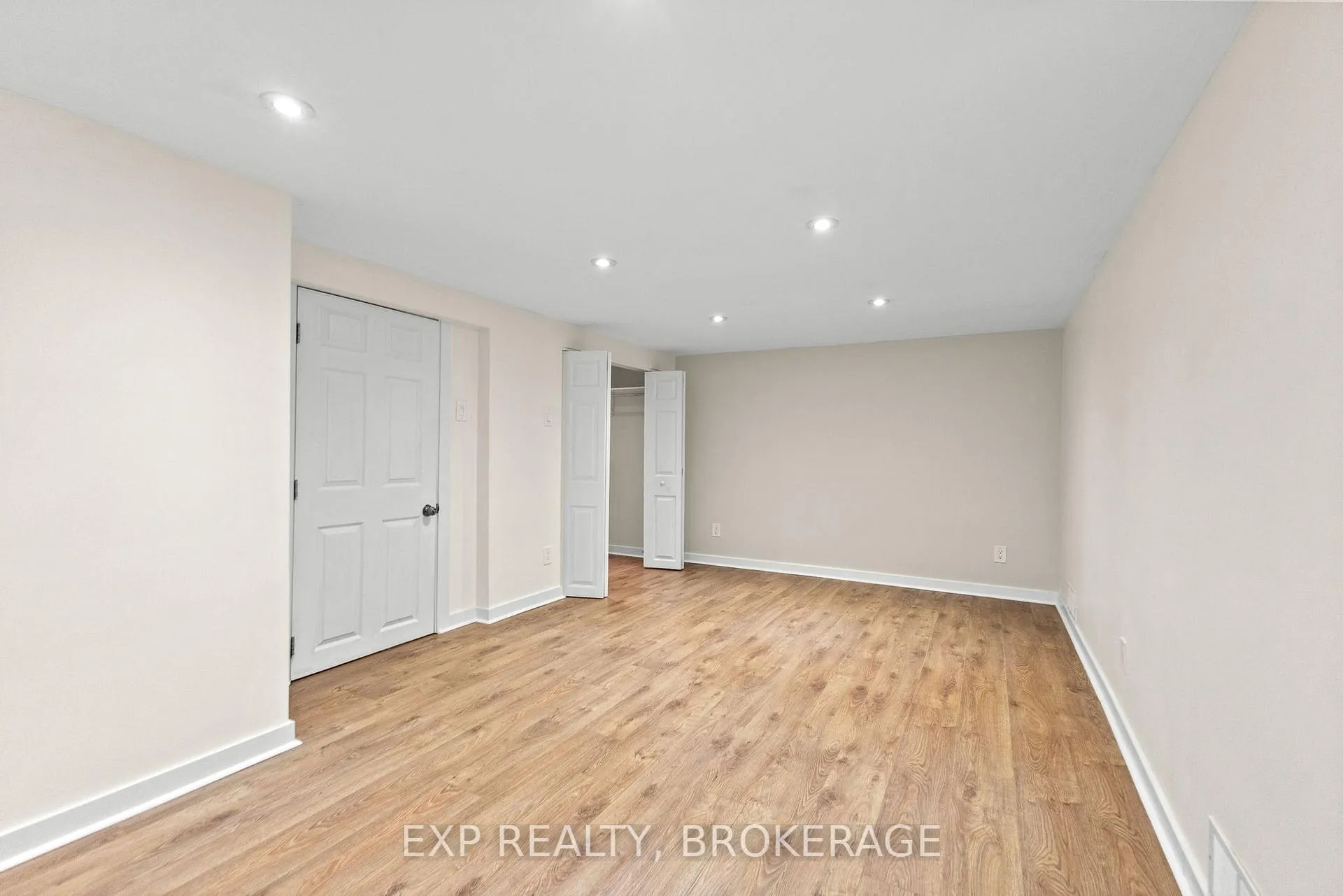 Photo 212 of 896 Walkley Road, Ottawa, Riverside Park South — HOMEH