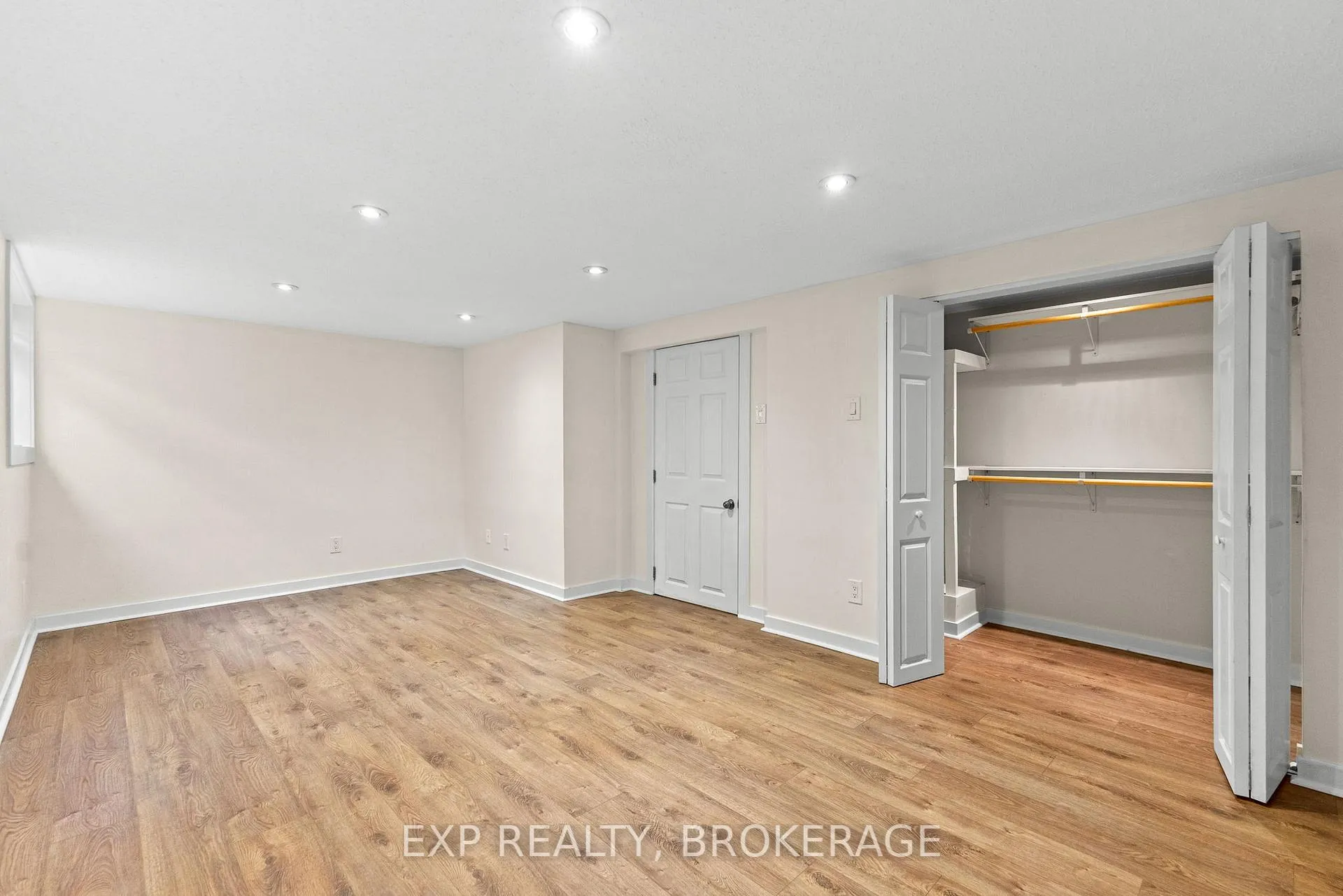 Photo 219 of 896 Walkley Road, Ottawa, Riverside Park South — HOMEH