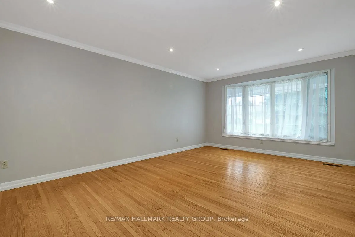 Photo 28 of 2149 Hubbard Crescent, Ottawa, Beacon Hill North — HOMEH