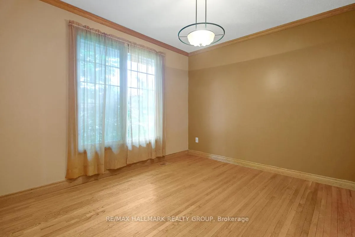 Photo 57 of 2149 Hubbard Crescent, Ottawa, Beacon Hill North — HOMEH