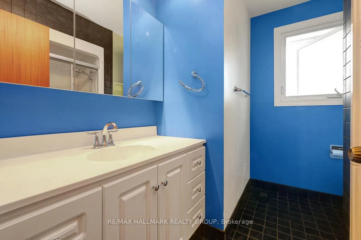 Photo 136 of 2149 Hubbard Crescent, Ottawa, Beacon Hill North — HOMEH