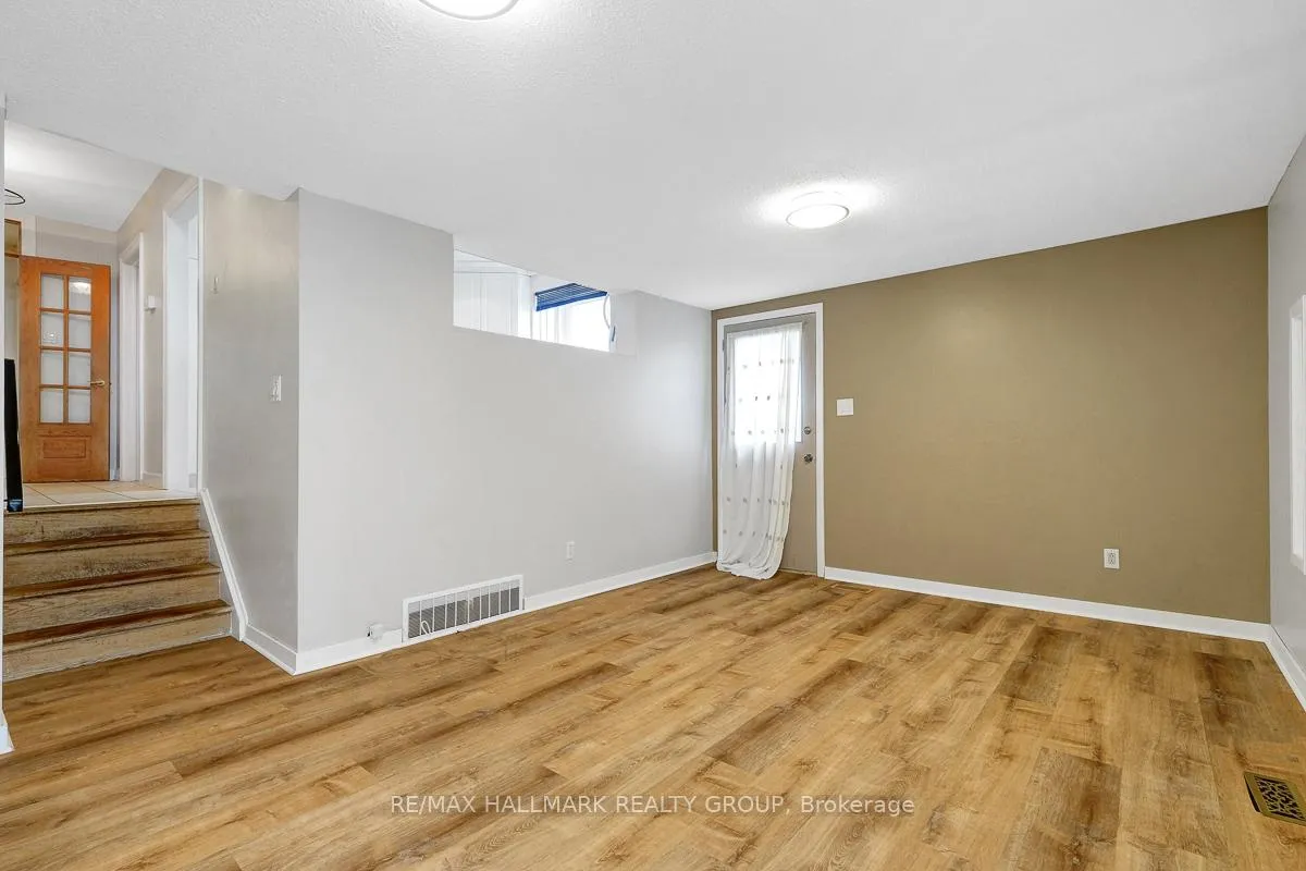 Photo 189 of 2149 Hubbard Crescent, Ottawa, Beacon Hill North — HOMEH