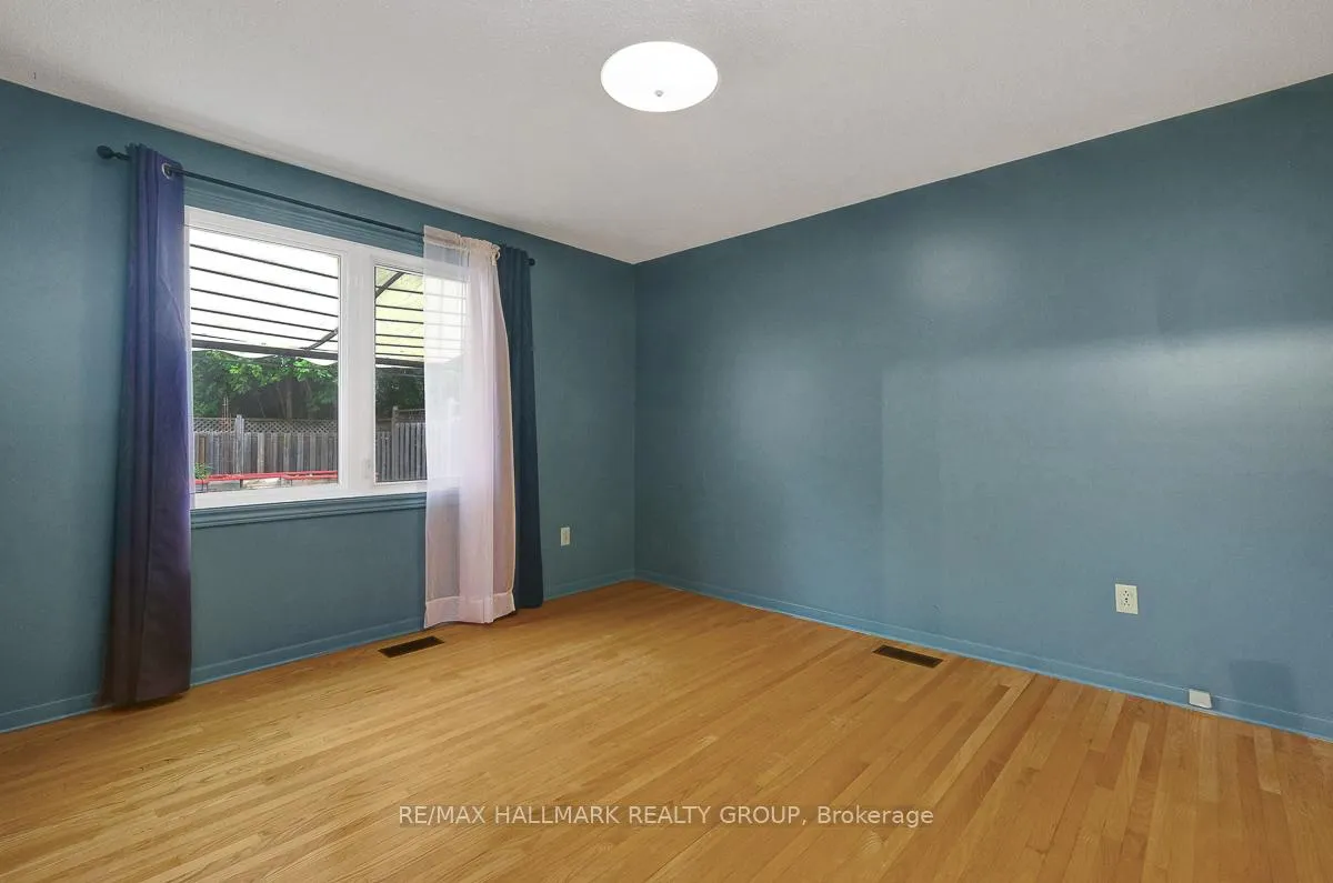 Photo 202 of 2149 Hubbard Crescent, Ottawa, Beacon Hill North — HOMEH