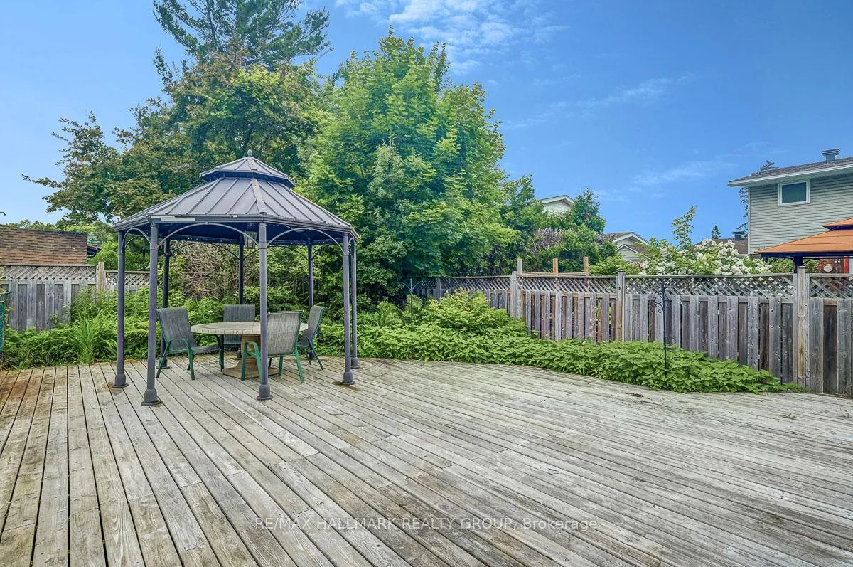 Photo 278 of 2149 Hubbard Crescent, Ottawa, Beacon Hill North — HOMEH