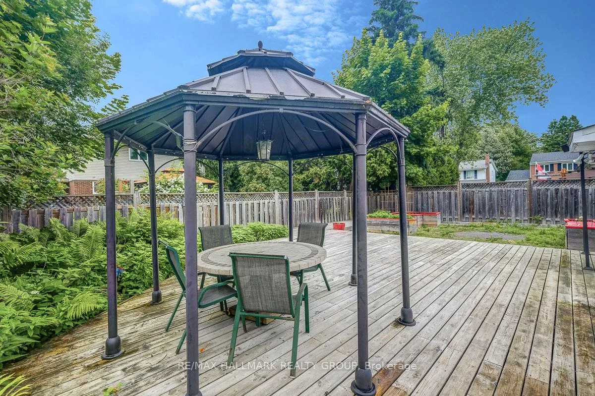 Photo 284 of 2149 Hubbard Crescent, Ottawa, Beacon Hill North — HOMEH