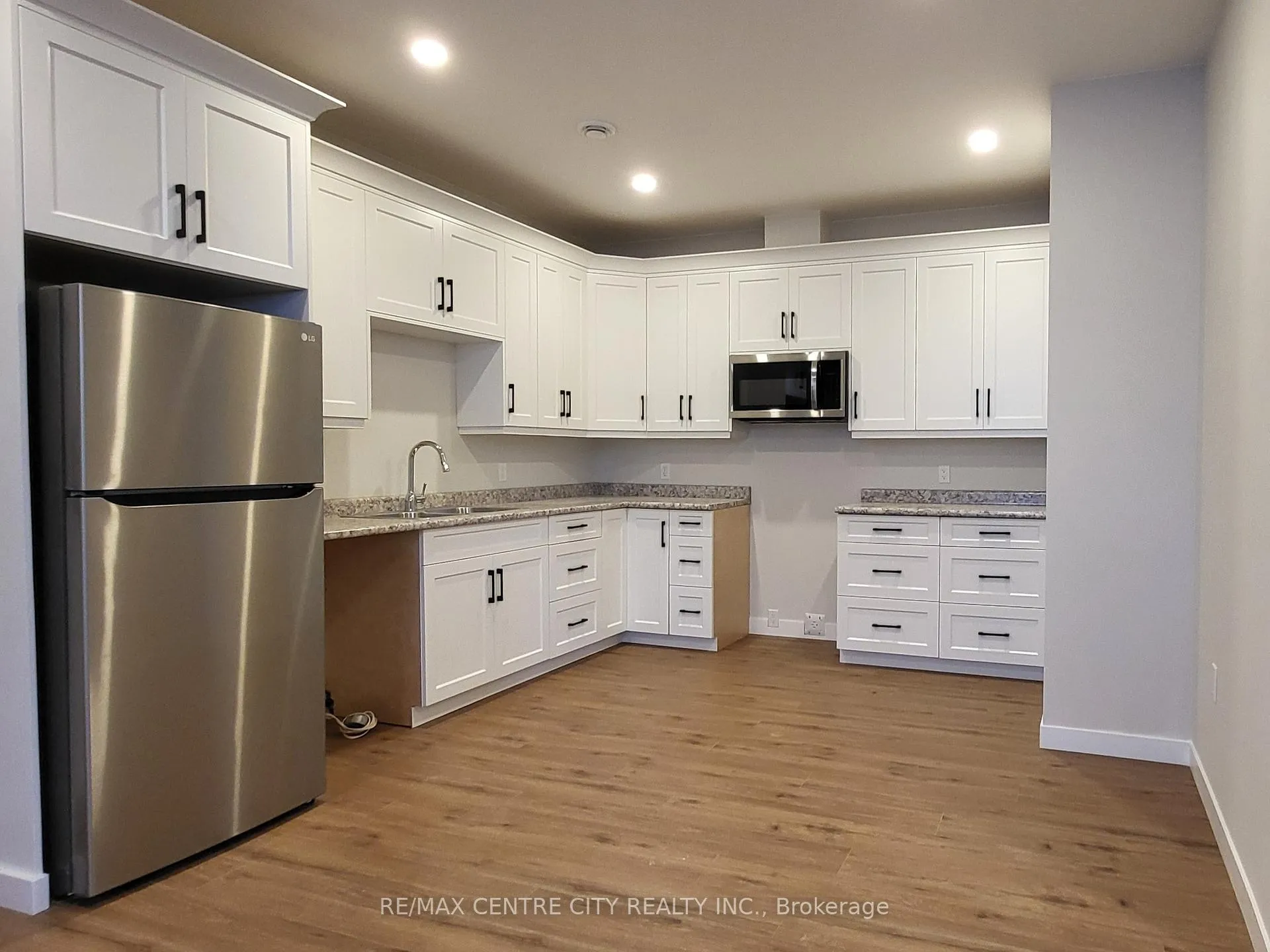 Photo 26 of Unit Lower, 11 Oak Street, Bayham, Vienna — HOMEH