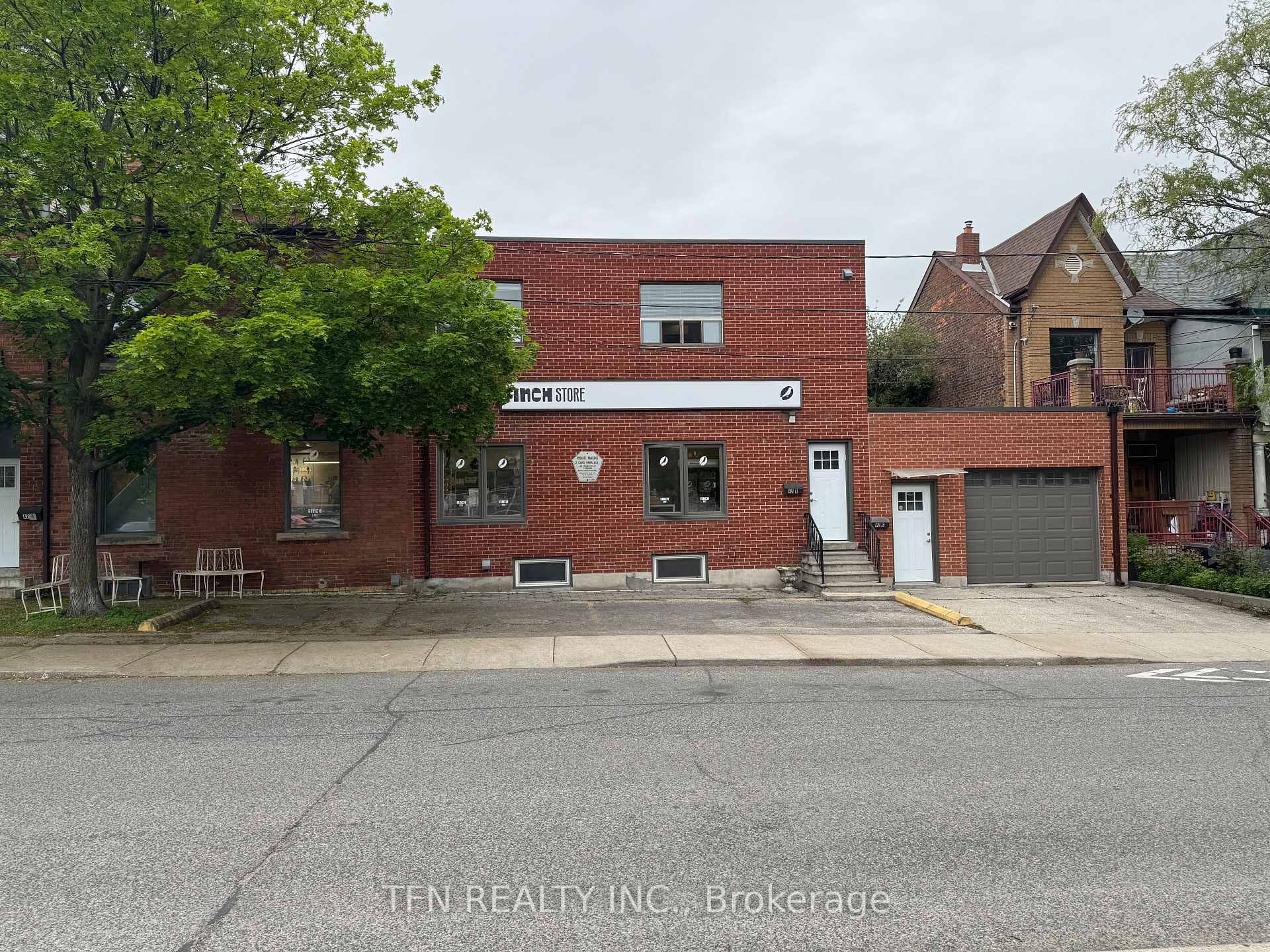 Photo 2 of Unit A, 42 Dewson Street, Toronto, Palmerston-Little Italy — HOMEH
