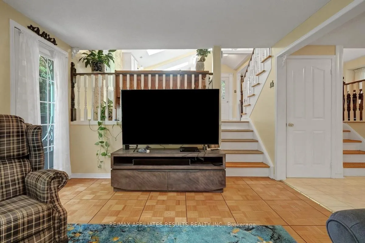 Photo 56 of 2 Wedgewood Crescent, Ottawa, Blackburn Hamlet — HOMEH