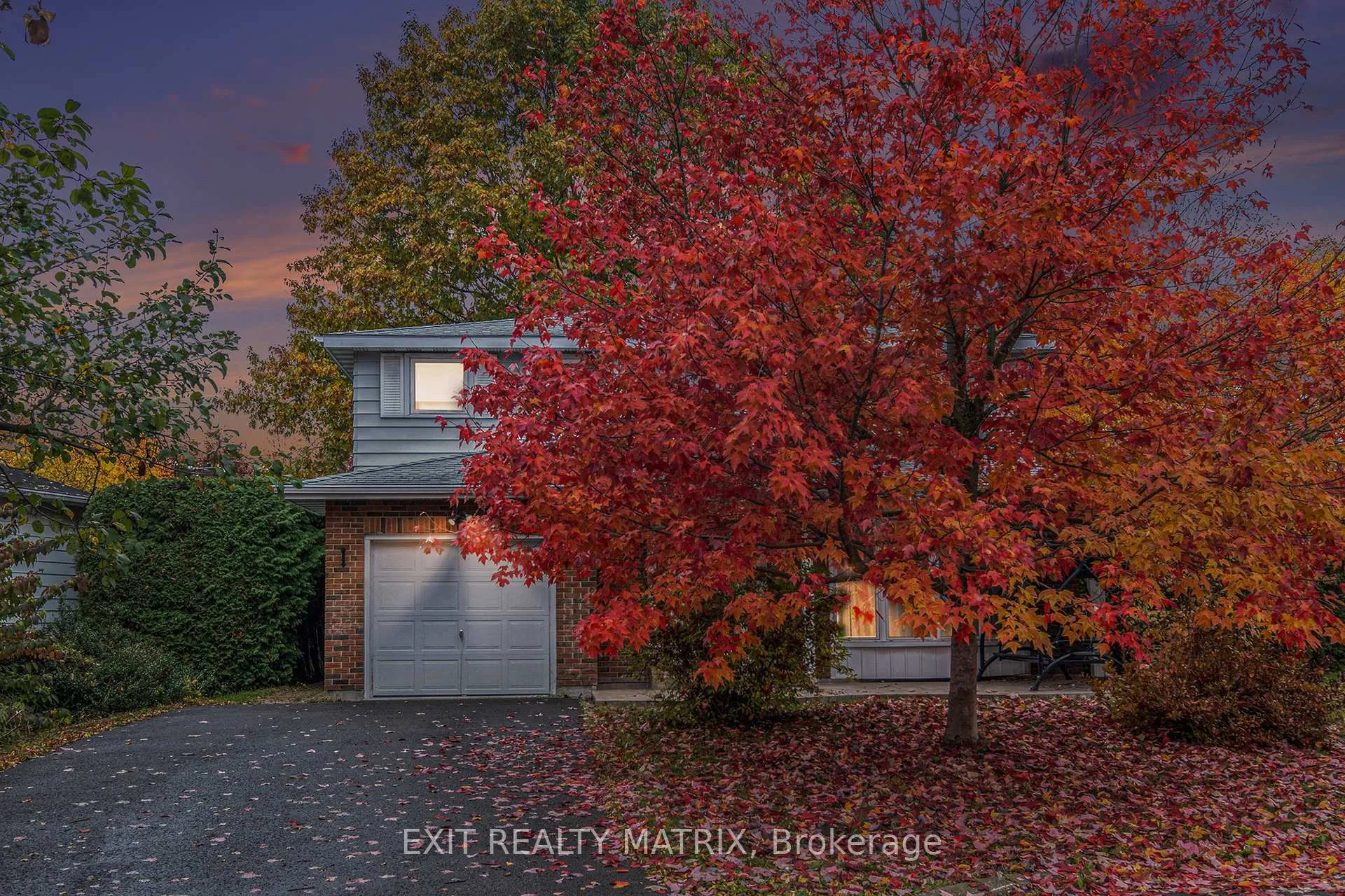 Photo 2 of 6 Blue Spruce Court, Ottawa, Blackburn Hamlet — HOMEH
