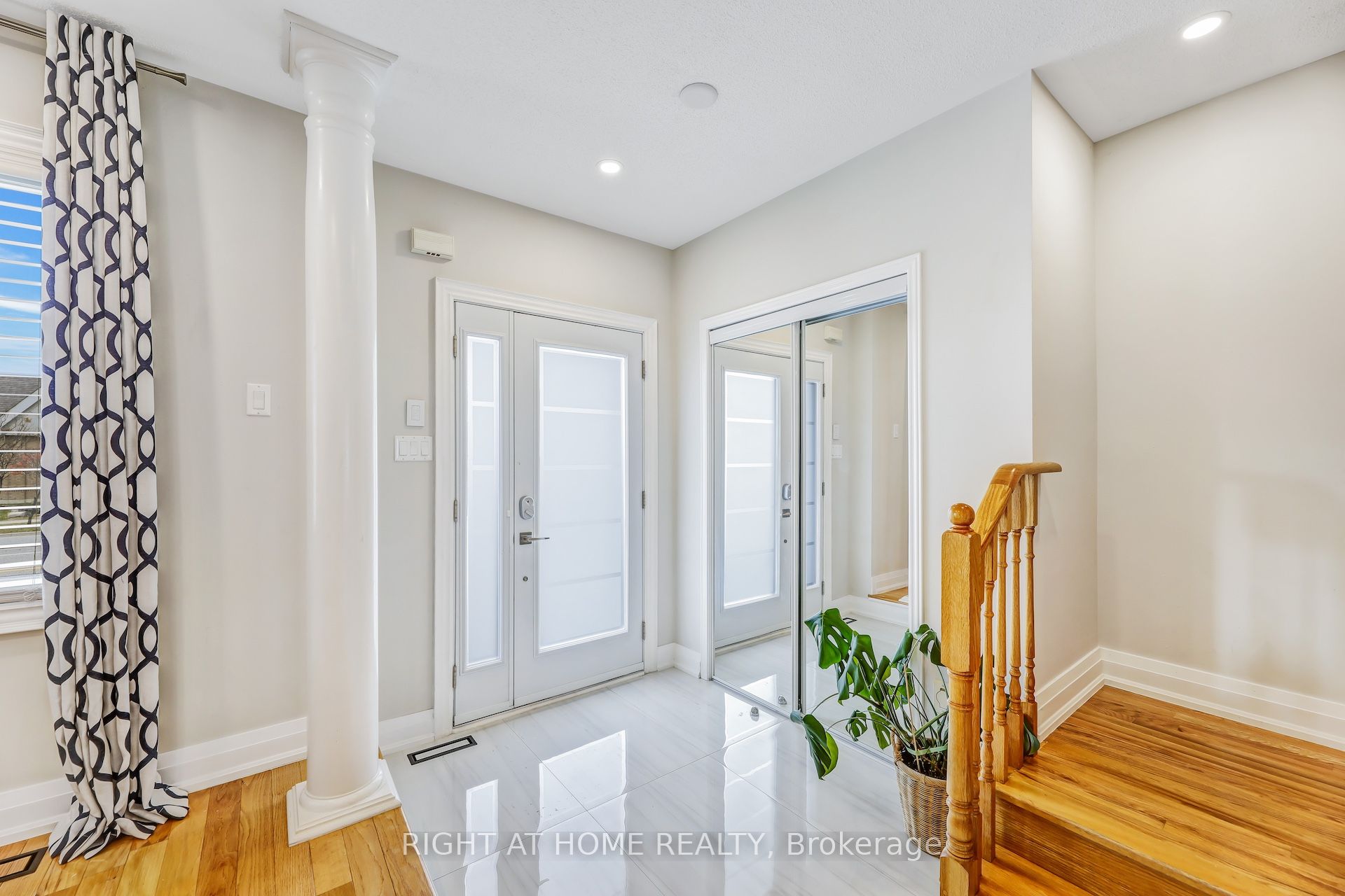 Photo 44 of 642 Confederation Parkway, Vaughan, Concord — HOMEH