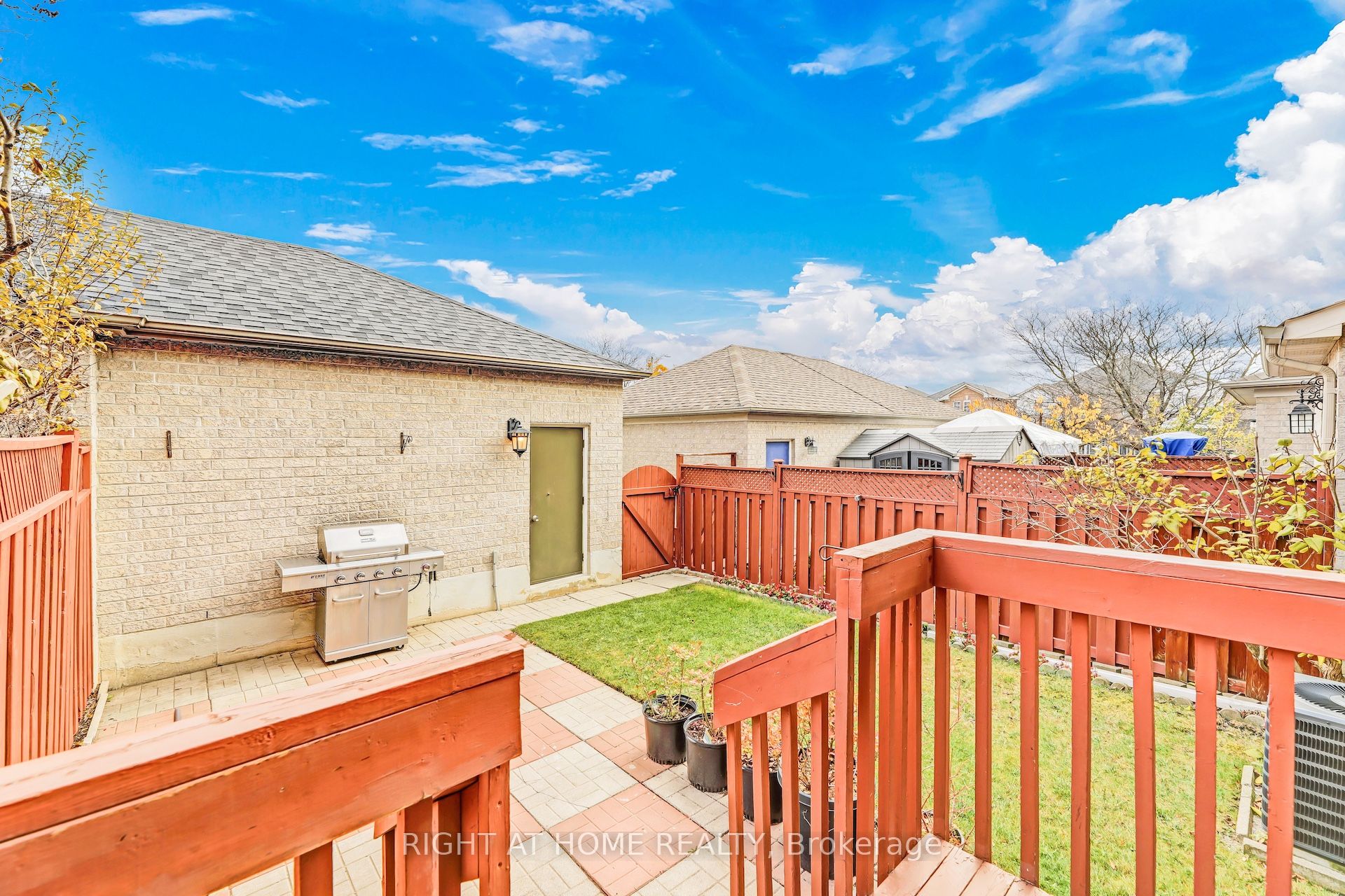 Photo 74 of 642 Confederation Parkway, Vaughan, Concord — HOMEH