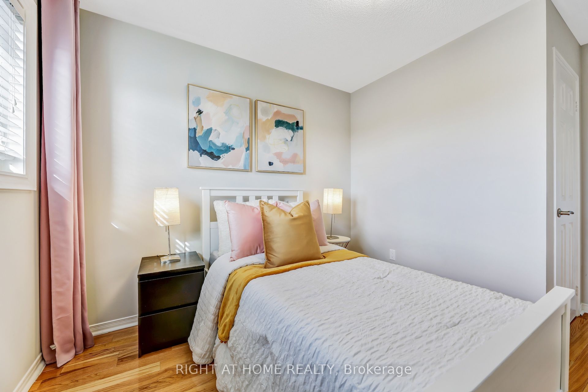 Photo 72 of 642 Confederation Parkway, Vaughan, Concord — HOMEH