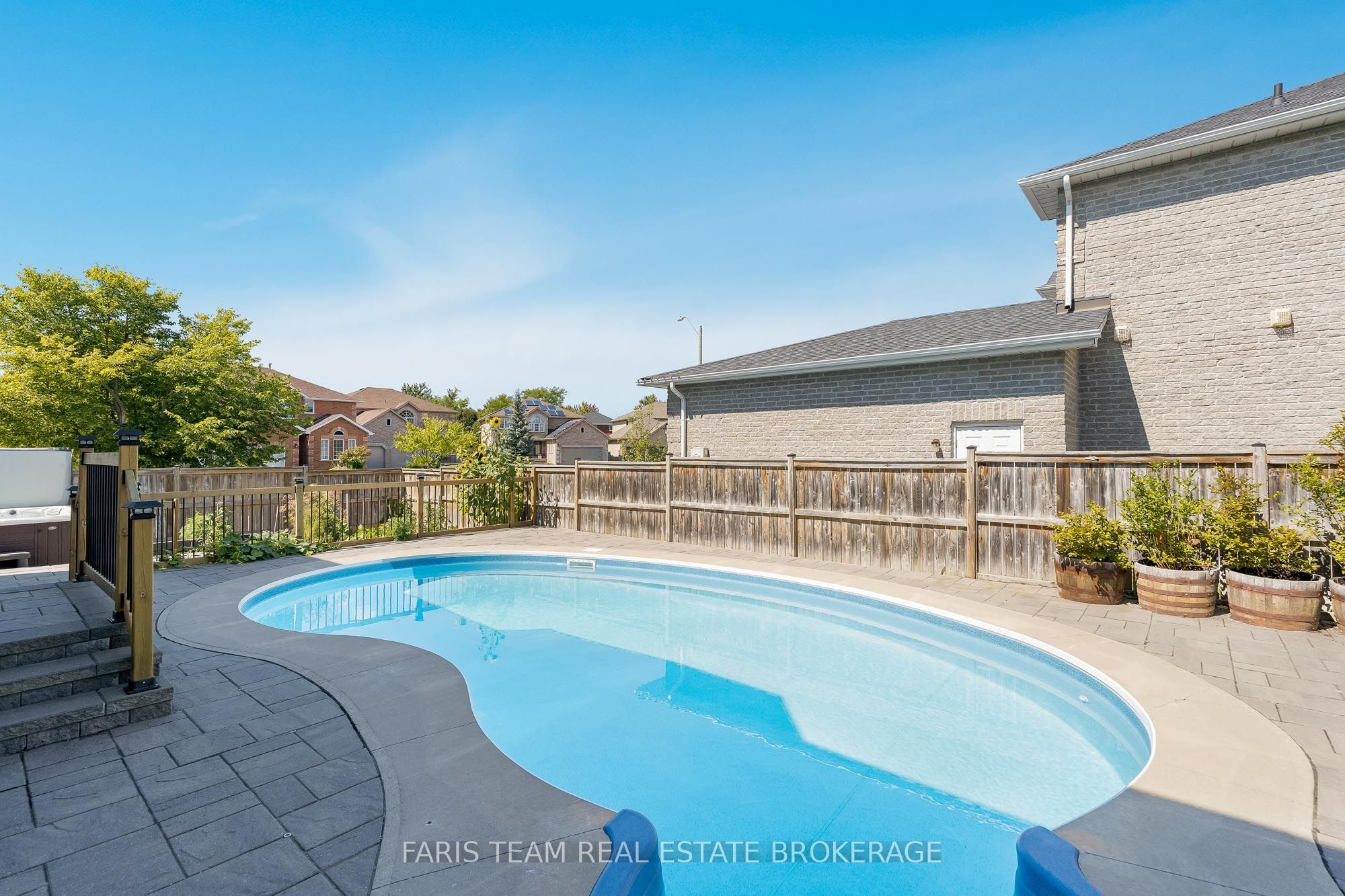 Photo 61 of 118 Esther Drive, Barrie, Painswick South — HOMEH