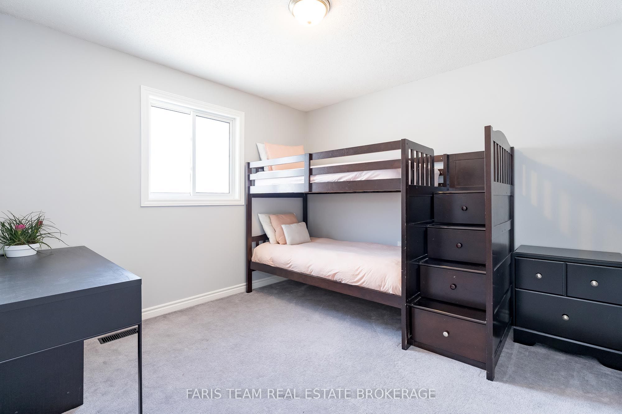 Photo 52 of 118 Esther Drive, Barrie, Painswick South — HOMEH