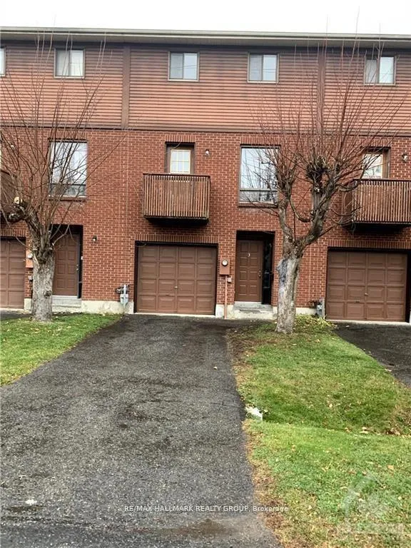 Photo 7 of 3 Black Forest Lane, Ottawa, Arbeatha Park — HOMEH