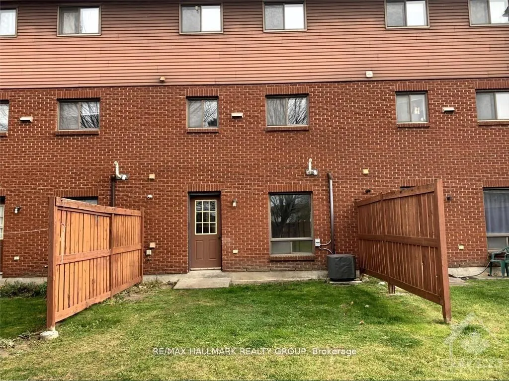 Photo 22 of 3 Black Forest Lane, Ottawa, Arbeatha Park — HOMEH