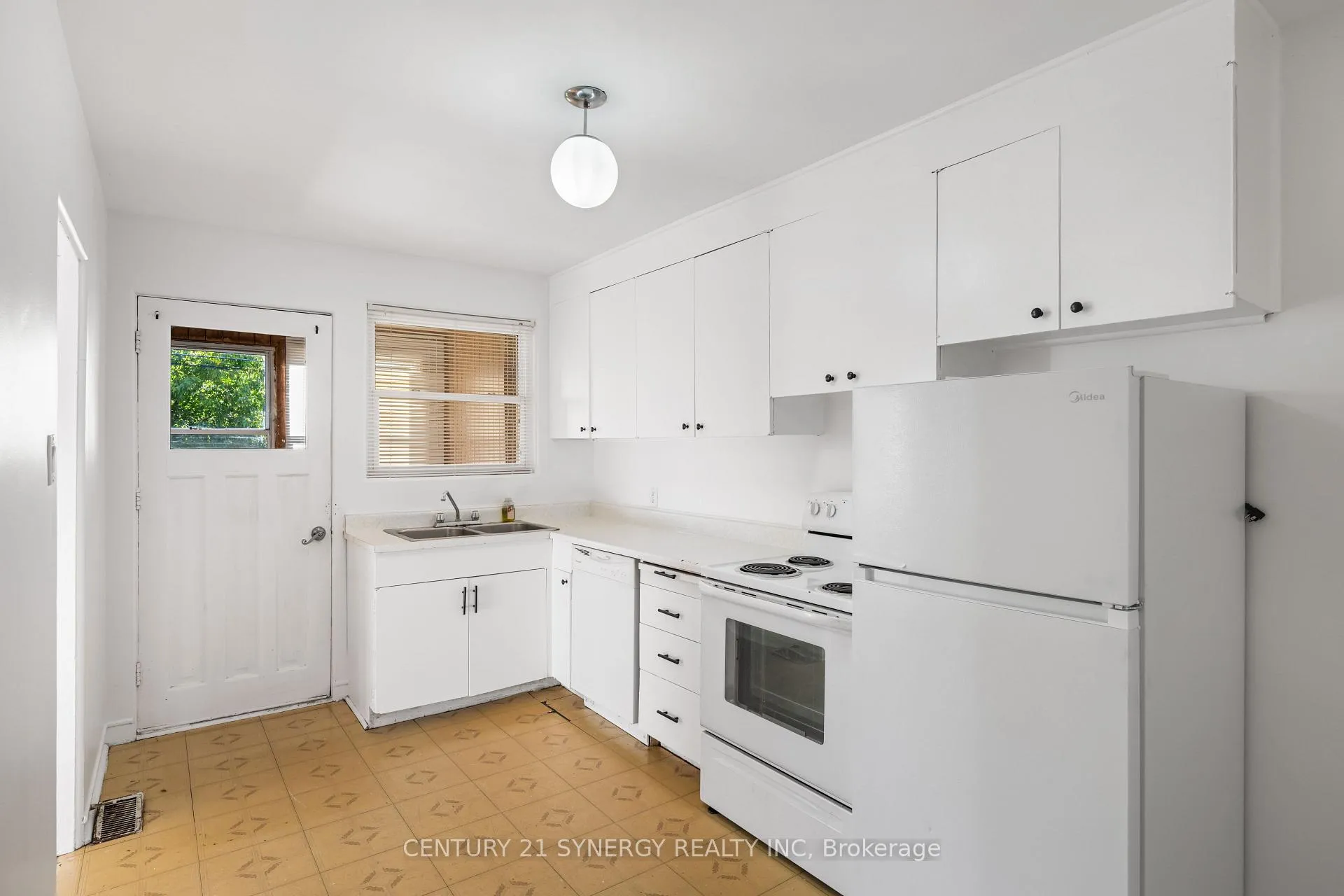 Photo 42 of 2467 Carlsen Avenue, Ottawa, Heron Park — HOMEH