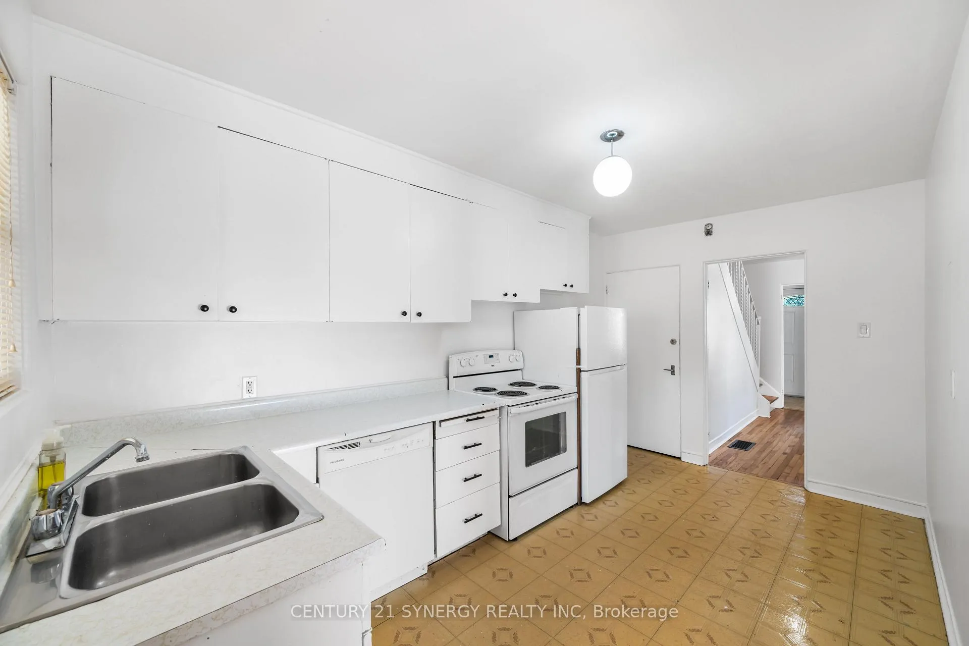 Photo 46 of 2467 Carlsen Avenue, Ottawa, Heron Park — HOMEH