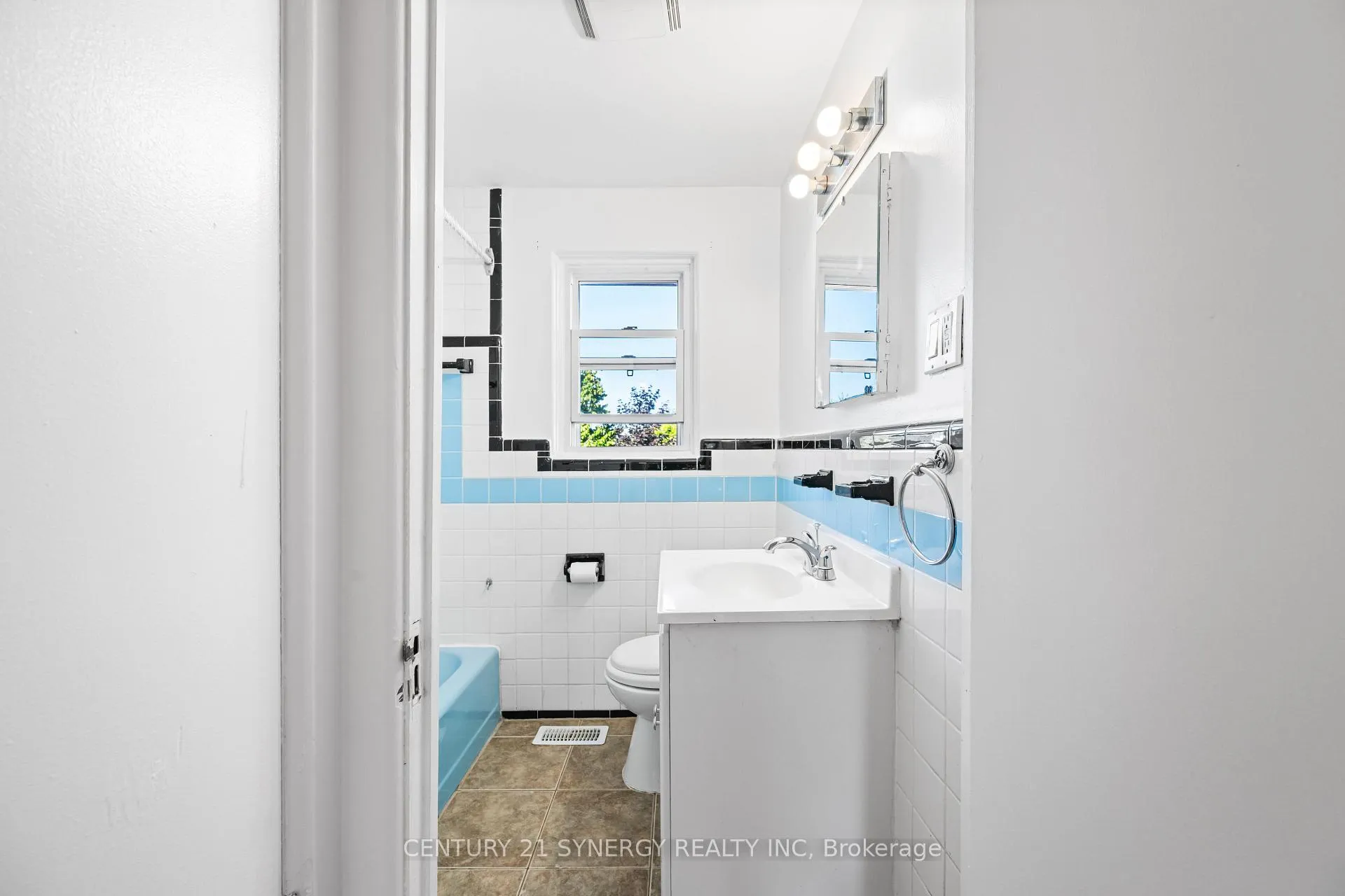 Photo 90 of 2467 Carlsen Avenue, Ottawa, Heron Park — HOMEH
