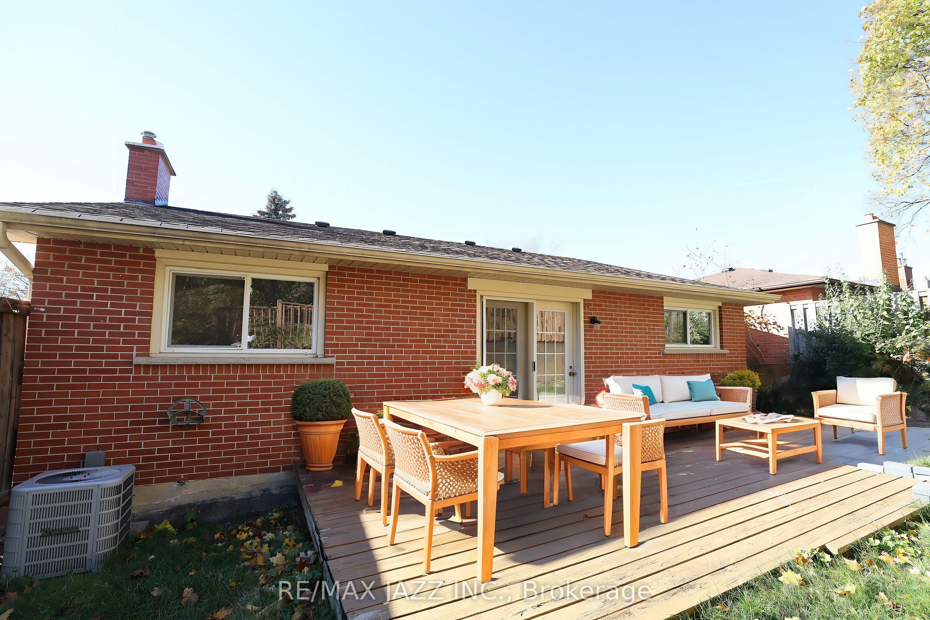 Photo 18 of 135 Springdale Crescent, Oshawa, Donevan — HOMEH