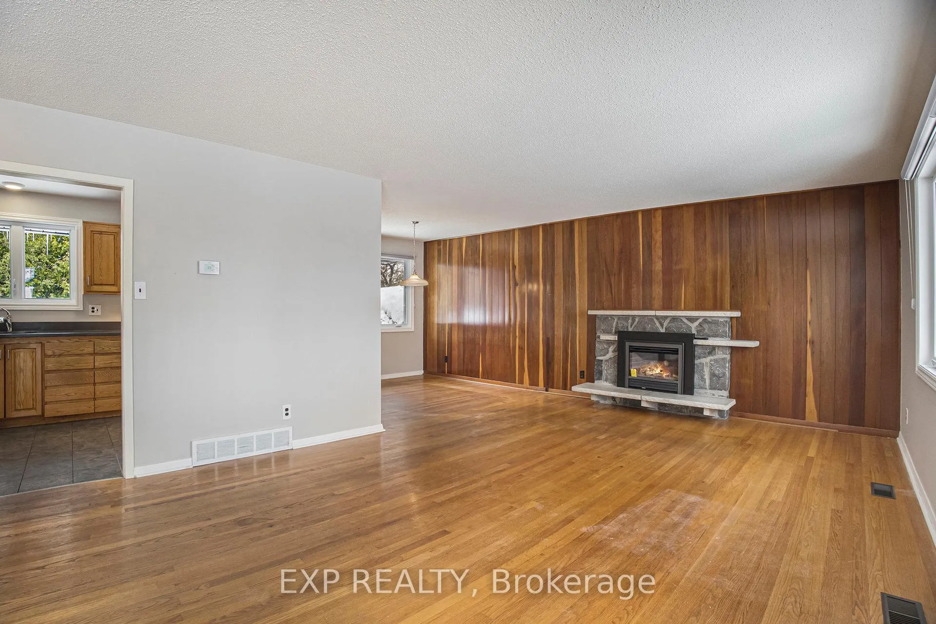 Photo 6 of 2997 Linton Road, Ottawa, Riverside Park South — HOMEH