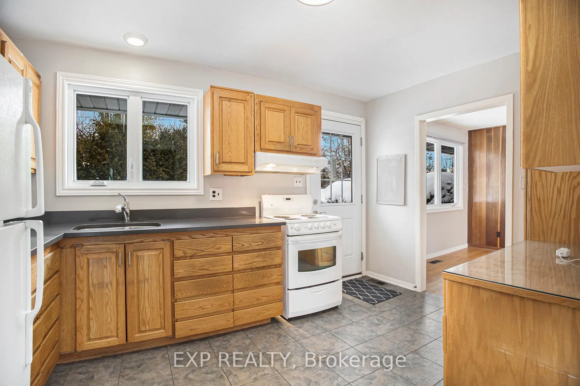 Photo 12 of 2997 Linton Road, Ottawa, Riverside Park South — HOMEH