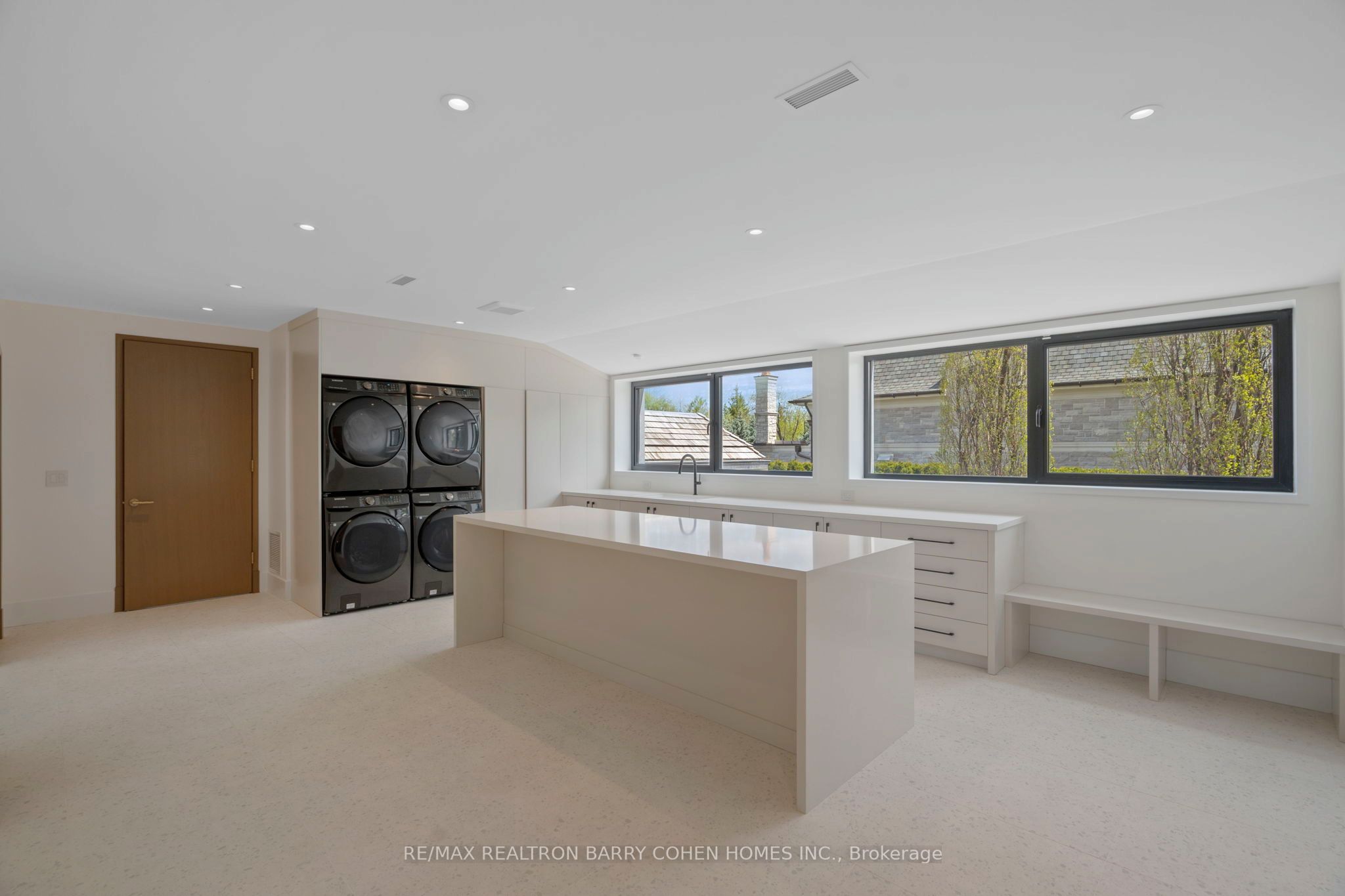 Photo 64 of 186 Pine Valley Crescent, Vaughan, East Woodbridge — HOMEH