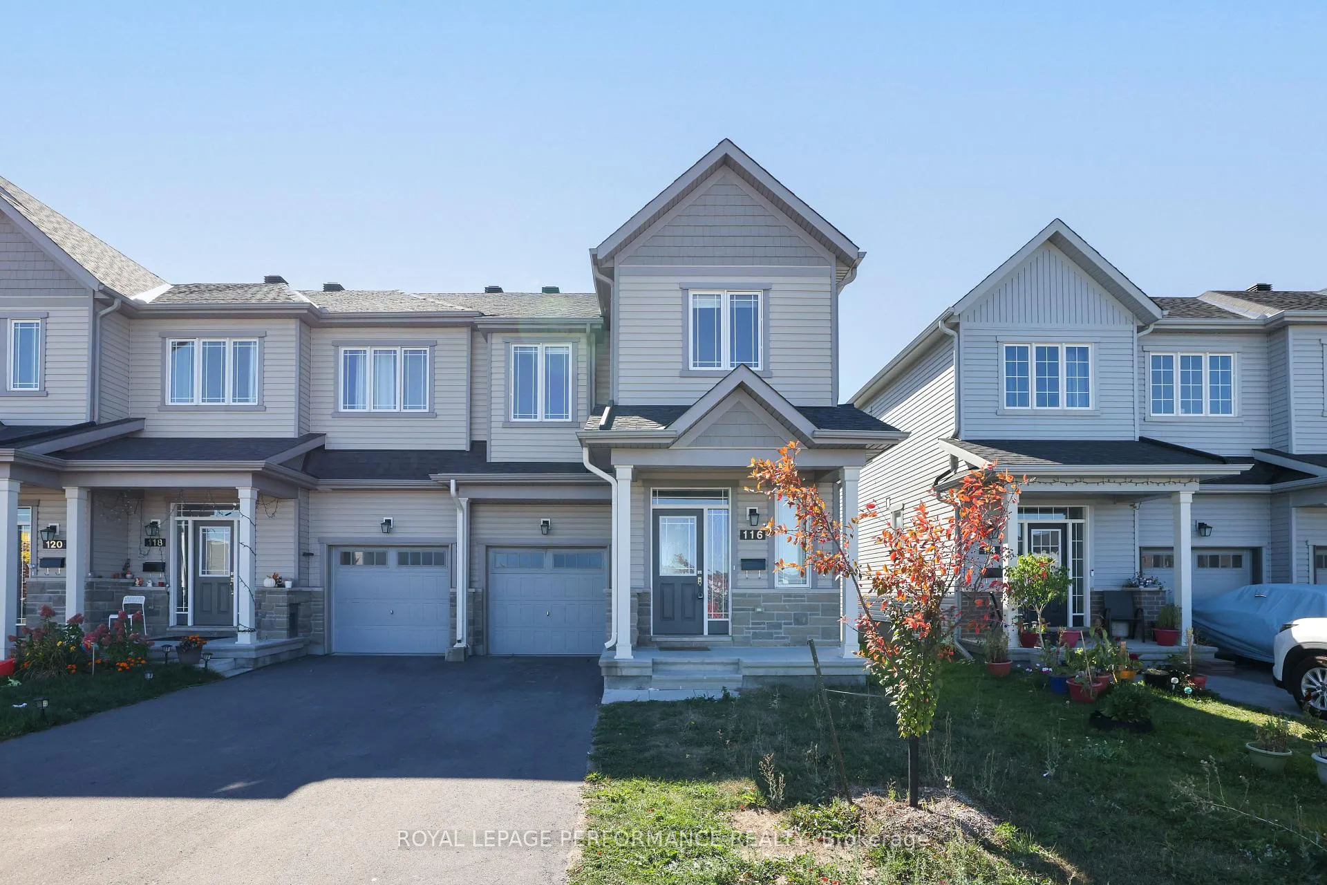 Front of 116 Main Halyard Lane