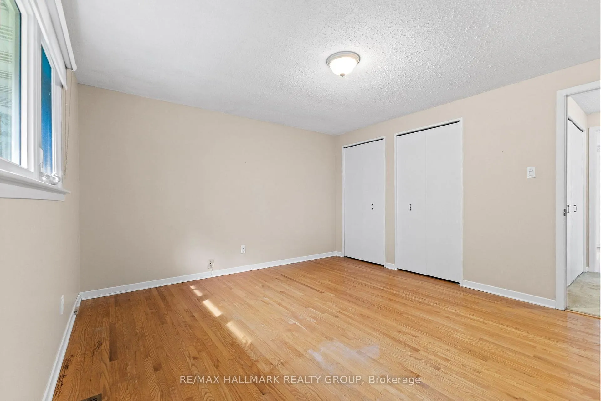 Photo 115 of 6 Centrepark Drive, Ottawa, Blackburn Hamlet — HOMEH