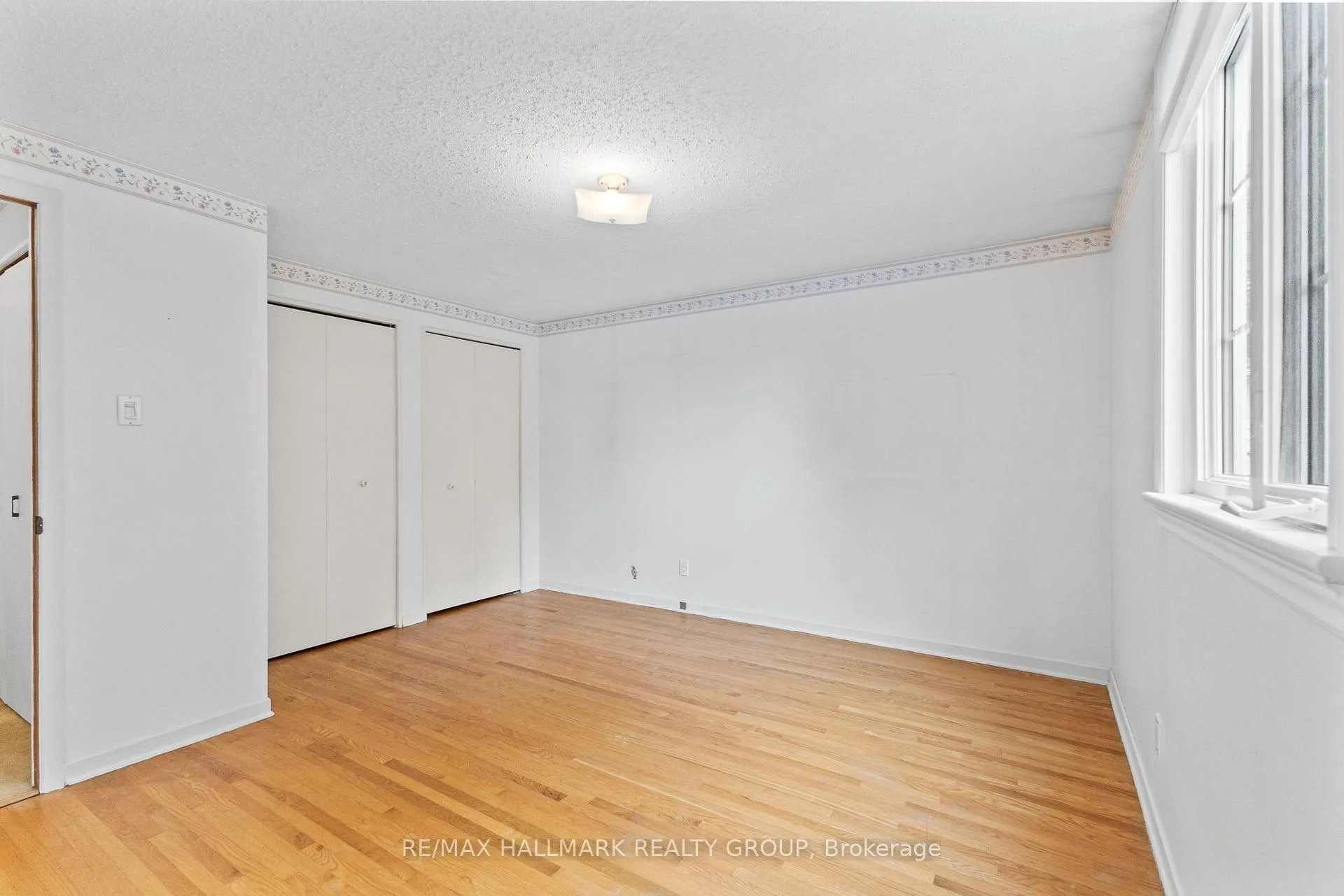 Photo 131 of 6 Centrepark Drive, Ottawa, Blackburn Hamlet — HOMEH