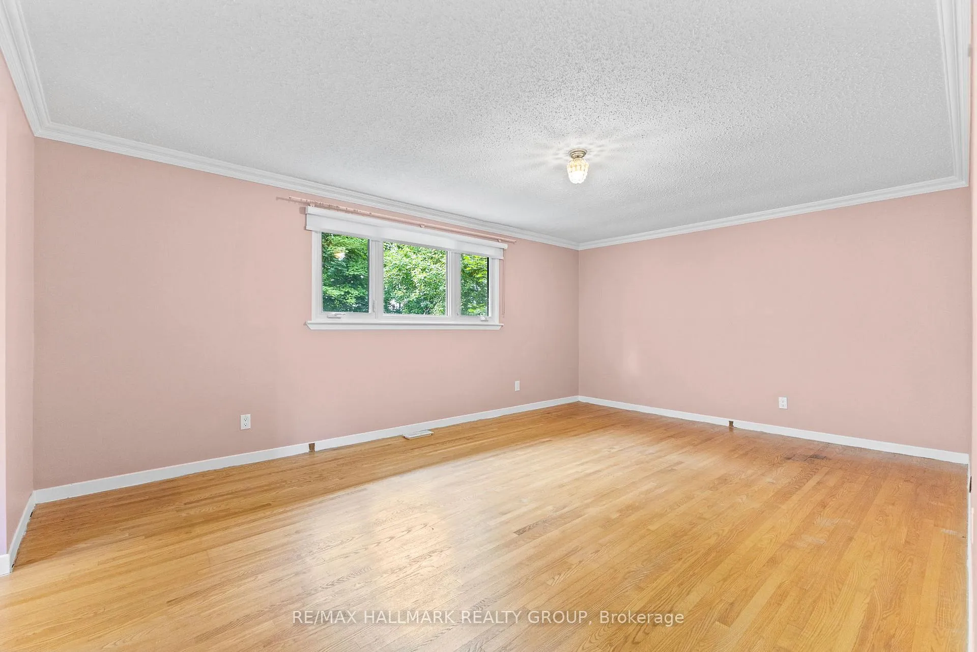 Photo 170 of 6 Centrepark Drive, Ottawa, Blackburn Hamlet — HOMEH