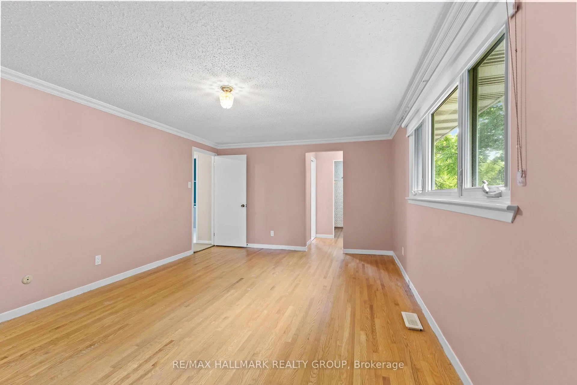 Photo 192 of 6 Centrepark Drive, Ottawa, Blackburn Hamlet — HOMEH