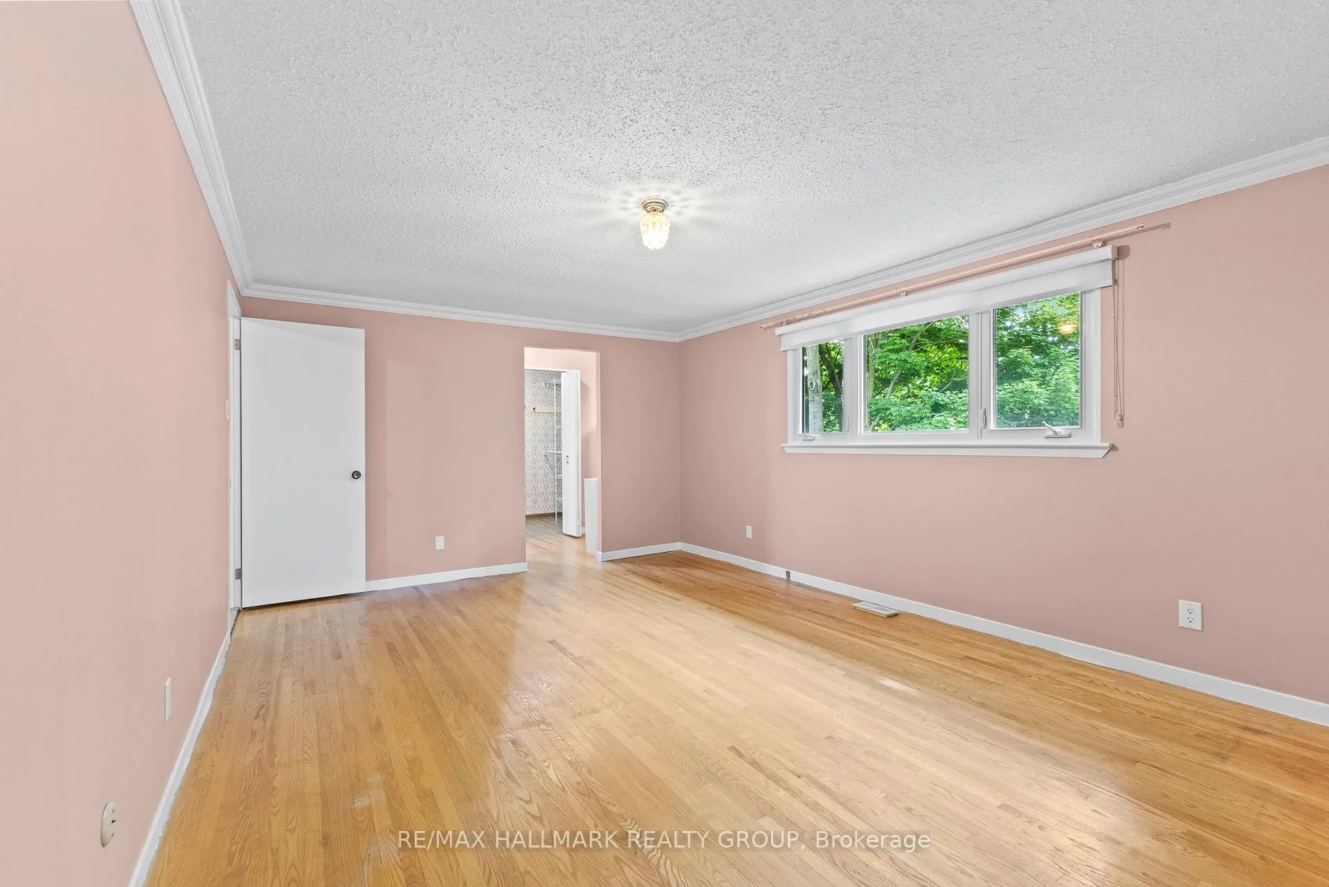 Photo 196 of 6 Centrepark Drive, Ottawa, Blackburn Hamlet — HOMEH