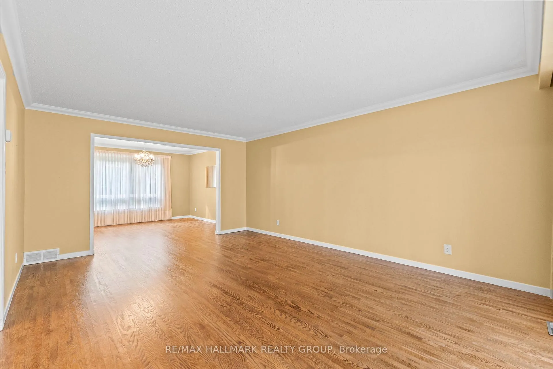 Photo 263 of 6 Centrepark Drive, Ottawa, Blackburn Hamlet — HOMEH