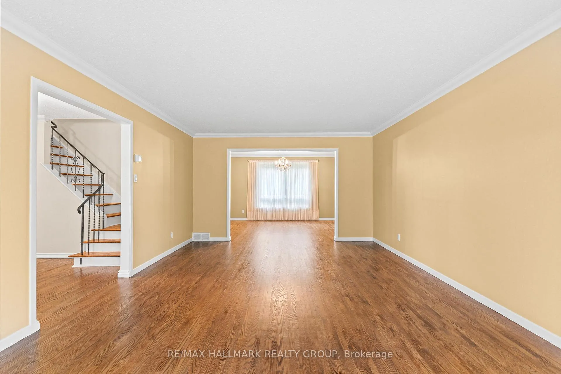 Photo 276 of 6 Centrepark Drive, Ottawa, Blackburn Hamlet — HOMEH