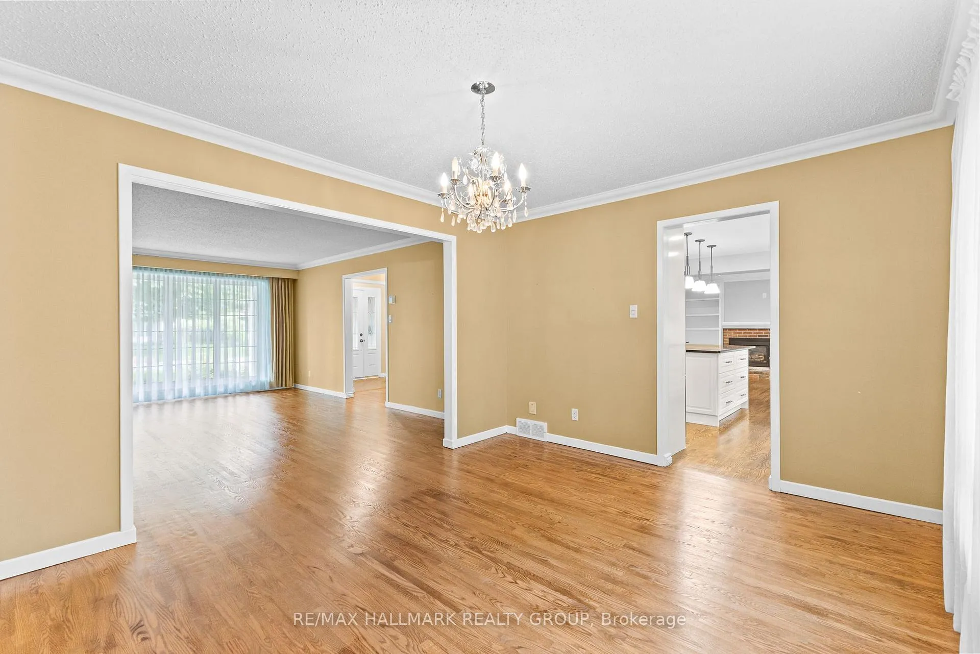 Photo 282 of 6 Centrepark Drive, Ottawa, Blackburn Hamlet — HOMEH