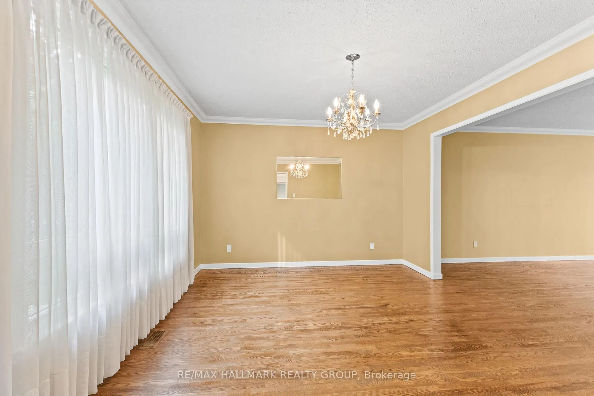 Photo 294 of 6 Centrepark Drive, Ottawa, Blackburn Hamlet — HOMEH