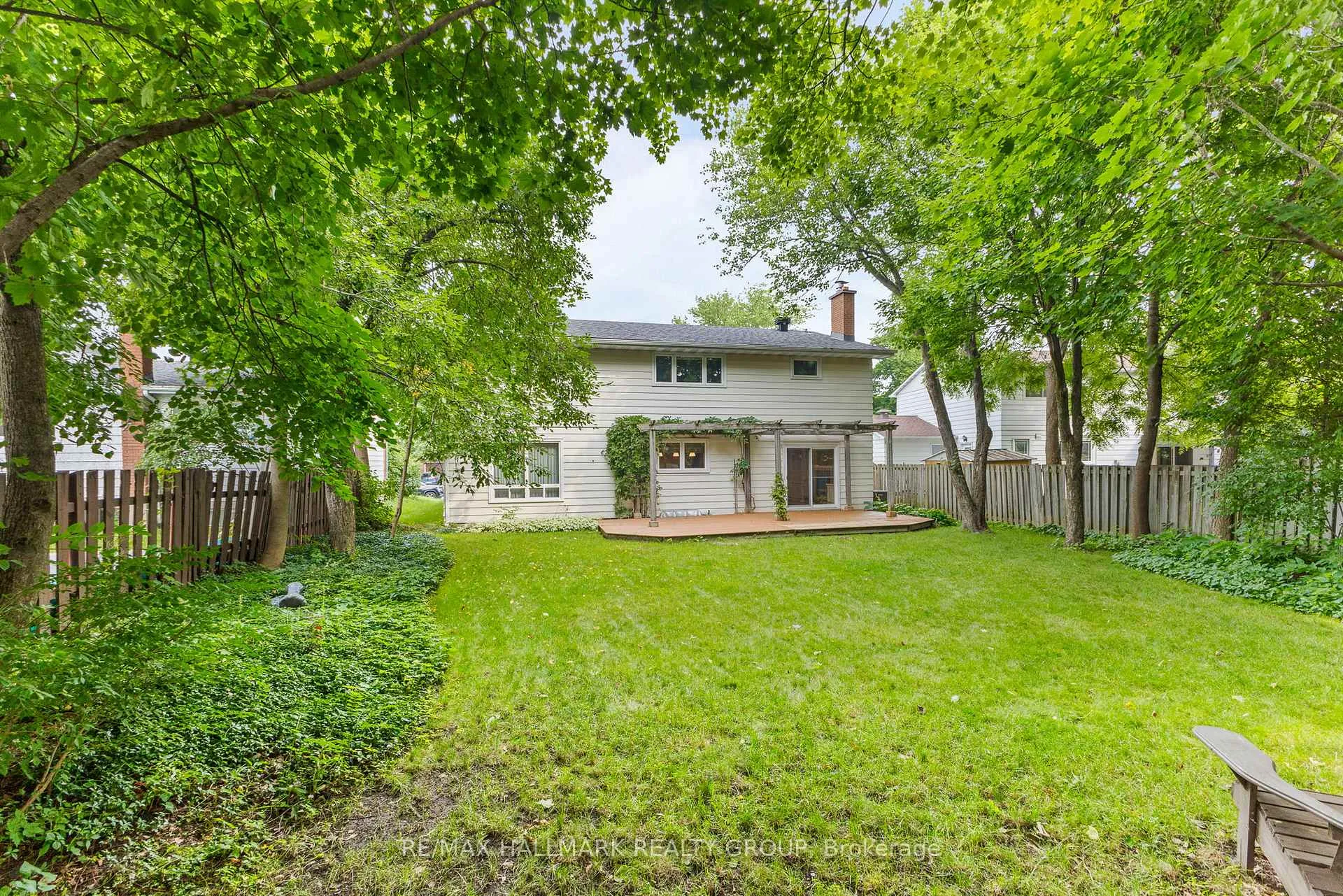 Photo 314 of 6 Centrepark Drive, Ottawa, Blackburn Hamlet — HOMEH