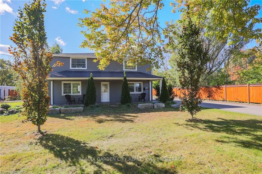 Front of 2523 Port Robinson Road
