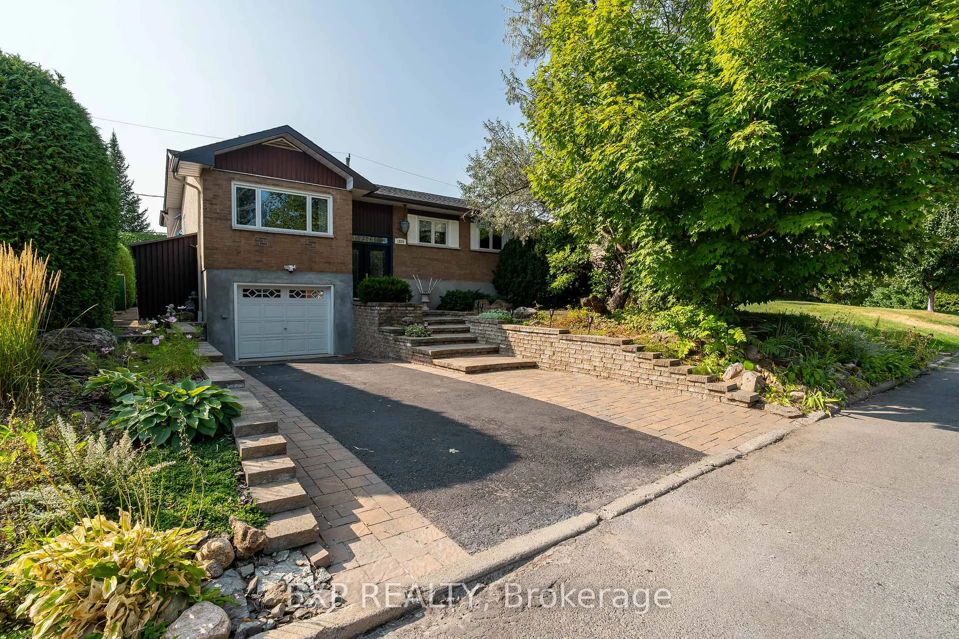 Photo 3 of 1828 Lorraine Avenue, Ottawa, Guildwood Estates - Urbandale Acres — HOMEH