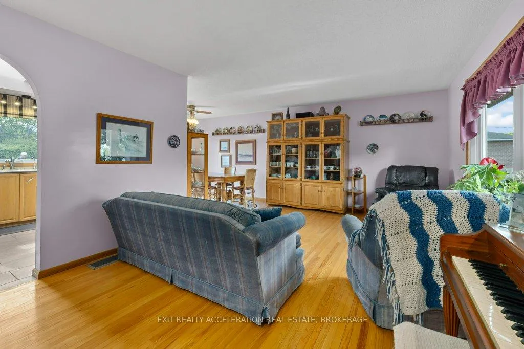Photo 47 of 38 Thorncliffe Drive, Belleville, Belleville Ward — HOMEH
