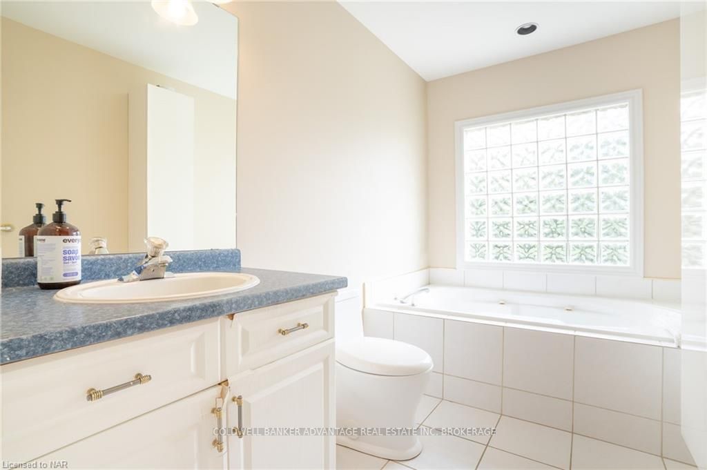 Photo 10 of 49 Biggar Road, Thorold, Port Robinson — HOMEH