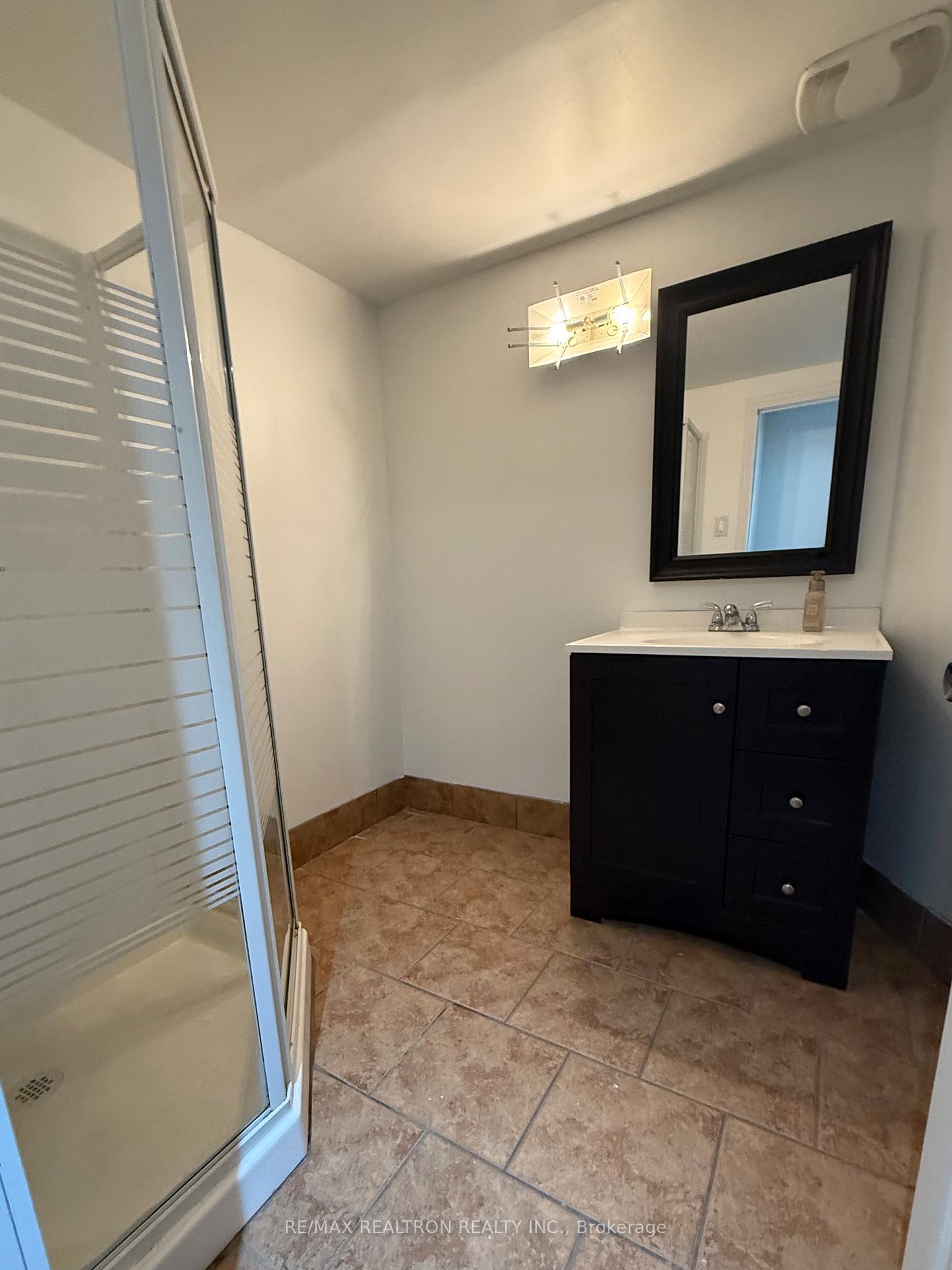Photo 3 of 129 Gennela Square, Scarborough, Rouge — HOMEH