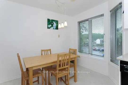 Photo 24 of 1664 Locksley Lane, Ottawa, Beaconwood — HOMEH