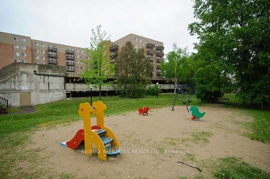 Photo 244 of 1664 Locksley Lane, Ottawa, Beaconwood — HOMEH