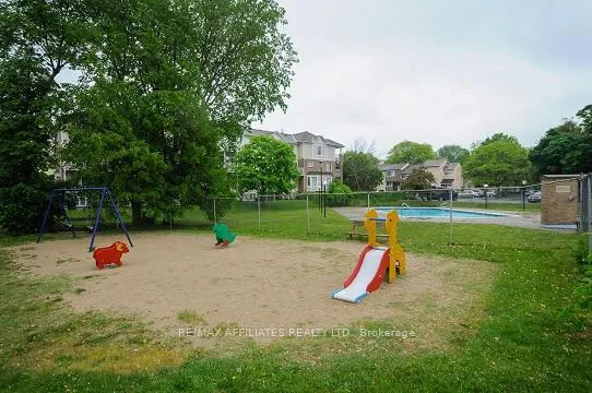 Photo 247 of 1664 Locksley Lane, Ottawa, Beaconwood — HOMEH