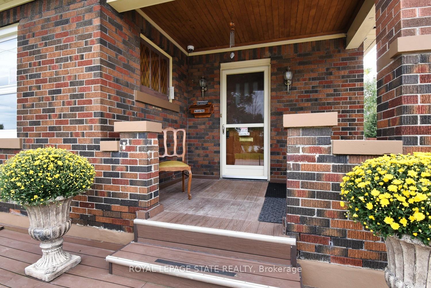 Photo 3 of 122 Clara Street, Thorold, Allanburg/Thorold South — HOMEH
